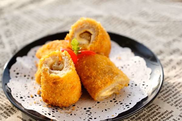 Bánh cuộn khoai môn giòn thơm ngon miệng