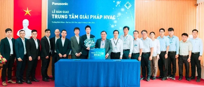 Lễ ký kết bàn giao Trung tâm Giải pháp HVAC từ đại diện Panasonic và Trường Bách Khoa - Đại học Cần Thơ. Lễ ký kết bàn giao Trung tâm Giải pháp HVAC từ đại diện Panasonic và Trường Bách Khoa - Đại học Cần Thơ.