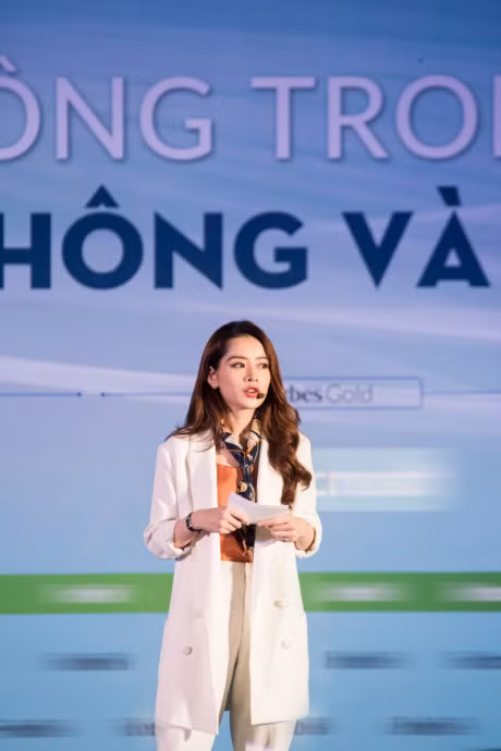 Day la cach Chi Pu xay dung 