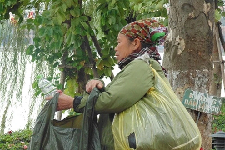 Chuyện chưa kể về bà lão tay không bắt "tăm tặc" giữa lòng Hà Nội