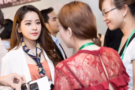 Day la cach Chi Pu xay dung 