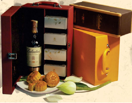 Hộp bánh trung thu Vương Kim Tri Ngộ Ballantine"s 30 trung-thu-phunutoday-vn