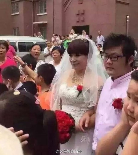 Những đám cưới chênh lệch tuổi tác khiến dân mạng xôn xao - Ảnh 3 Những đám cưới chênh lệch tuổi tác khiến dân mạng xôn xao - Ảnh 3