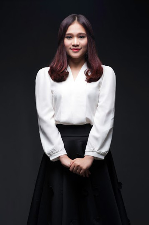 Những ngày đầu ở New Zealand, các vấn đề về chỗ ở, đi lại, chi phí, khác nhau về văn hóa, giao tiếp là những trở ngại ban đầu lớn nhất..., nhưng được sự giúp đỡ của bạn bè, anh chị trong hội sinh viên Việt Nam tại Auckland nên Dung cũng dần làm quen và nhanh chóng thích nghi.