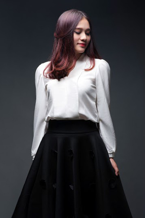 Cô bạn yêu thích câu nói: “Hạnh phúc khi thấy mình được sinh ra là người. Được trải qua tất cả những vui buồn sướng khổ. Được tư duy và chiêm nghiệm” - Rosie Nguyễn