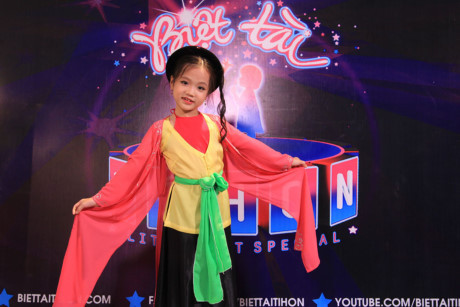 Ca nương nhí trong Ca nuong nhi trong