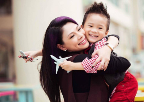 Em gái ca sĩ Thanh Thảo hé lộ bí mật khó tin gì về người chồng mới được cho là đại gia? - Ảnh 4 Em gai ca si Thanh Thao he lo bi mat kho tin gi ve nguoi chong moi duoc cho la dai gia? - Anh 4
