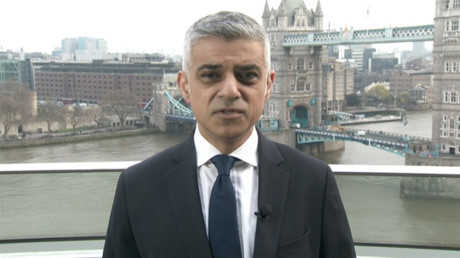 Thị trưởng London không rảnh để đấu Twitter với con trai Trump - Ảnh 1 Thi truong London khong ranh de dau Twitter voi con trai Trump - Anh 1