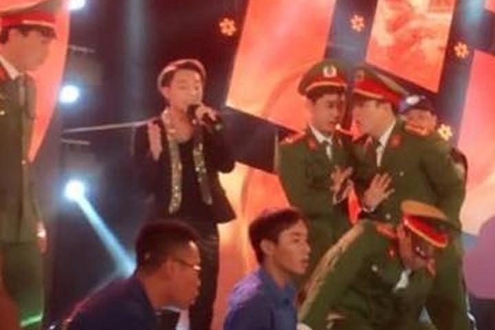 Sơn Tùng M-TP xin lỗi và ngừng hát vì fan chen lấn đến ngất xỉu