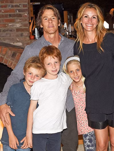 Nhung ngoi sao Hollywood co con sinh doi - Anh 1