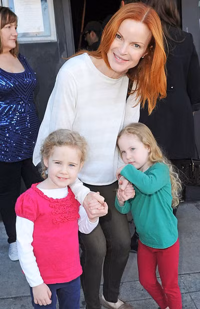 Nhung ngoi sao Hollywood co con sinh doi - Anh 2