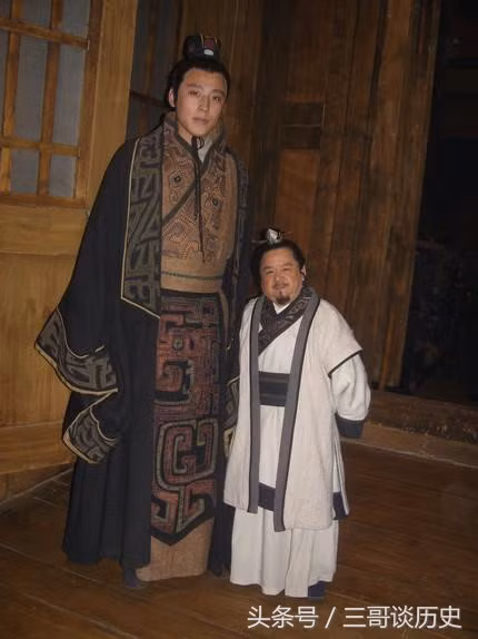 Tai tu lun nhat Trung Quoc tu hao vi cuoi 4 ba vo tre dep - Anh 3