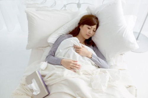 Lý giải khoa học về hiện tượng bóng đè, nói mê khi ngủ
