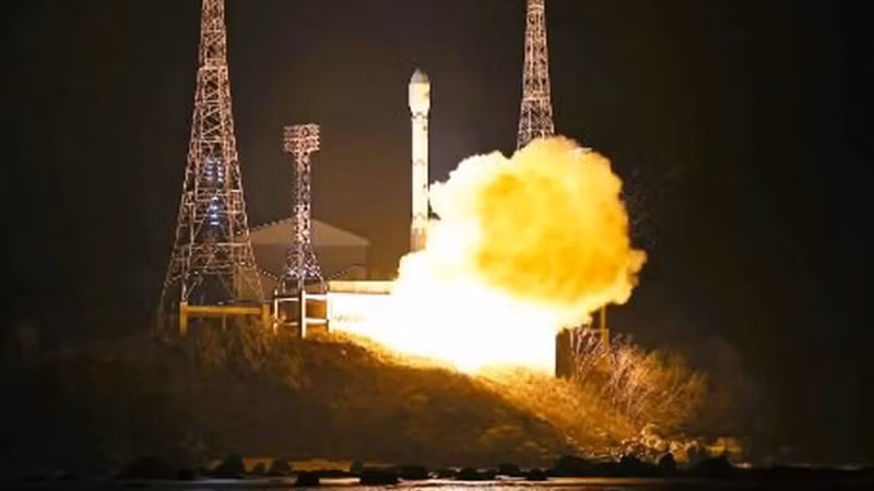 Triều Tiên phóng vệ tinh do thám đầu tiên. (Ảnh: Truyền thông Triều Tiên).