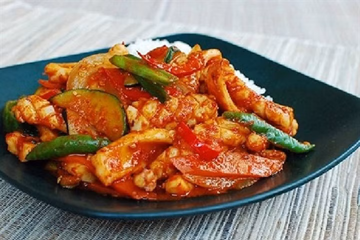 Xuýt xoa mực xào cay kiểu Hàn trong ngày gió lạnh