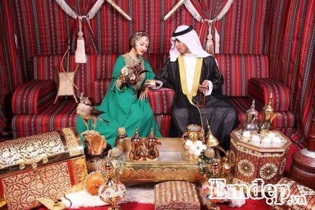 Hồ Quang Hiếu choáng ngợp với món bánh dát vàng ở Dubai - Ảnh 6 Ho Quang Hieu choang ngop voi mon banh dat vang o Dubai - Anh 6