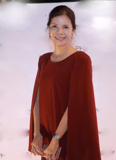 Vo chong Vu Thu Phuong lan dau lo dien cung hai cong chua - Anh 8