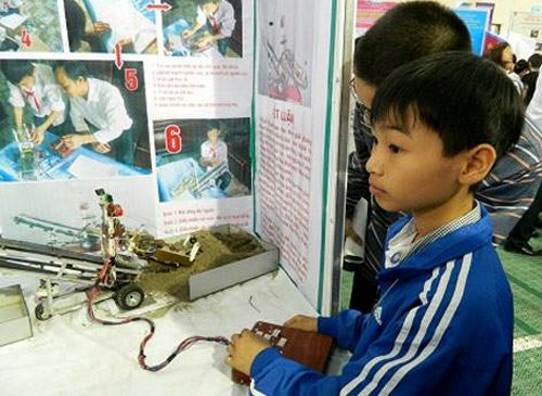 robot, khoa học, công nghệ, tài năng, Nguyễn Văn Hoan robot, khoa học, công nghệ, tài năng, Nguyễn Văn Hoan