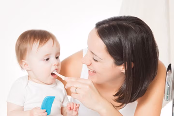 Bảo vệ răng cho bé ngay từ khi còn nhỏ