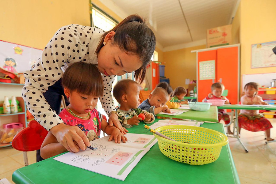 Những chính sách đồng bộ, nhất là về chế độ đối với giáo viên và học sinh được kỳ vọng là cơ sở pháp lý để giáo dục mầm non vùng khó tiếp tục phát triển. Những chính sách đồng bộ, nhất là về chế độ đối với giáo viên và học sinh được kỳ vọng là cơ sở pháp lý để giáo dục mầm non vùng khó tiếp tục phát triển.