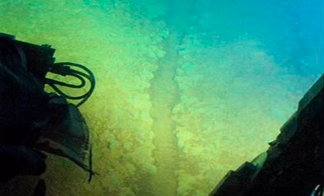 Phát hiện hồ ngũ sắc trong miệng núi lửa dưới đáy biển ảnh 4