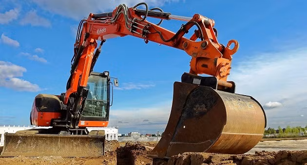 Bật lửa bằng… máy xúc