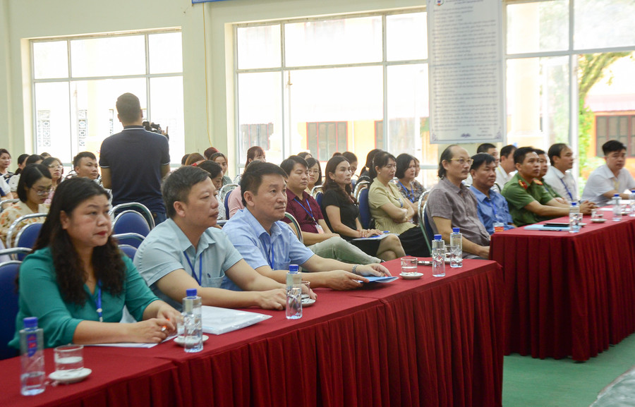 Đại biểu tham dự khai mạc Ban Chấm thi.