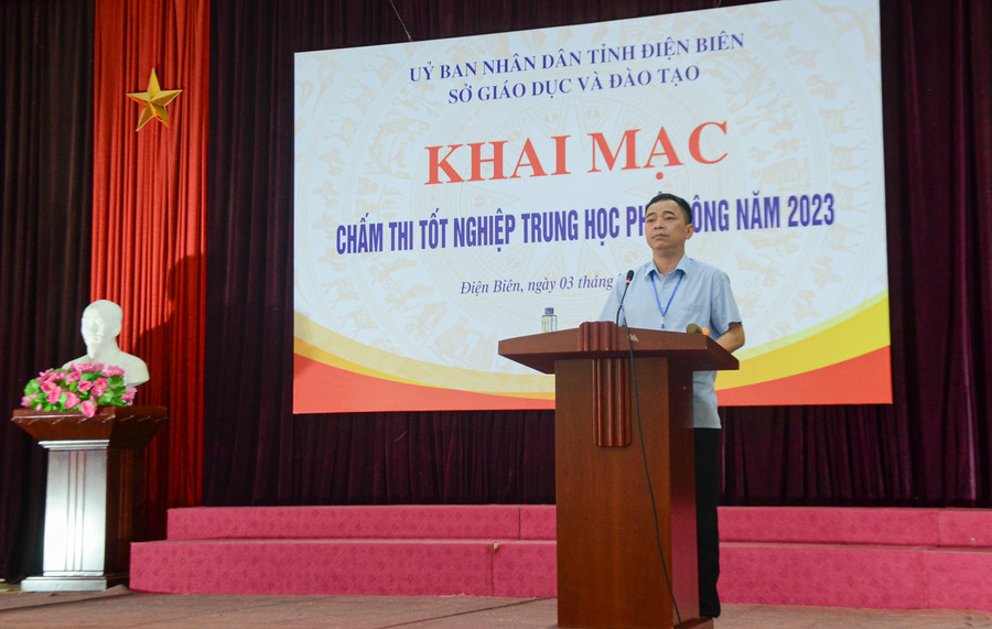 Ông Nguyễn Văn Đoạt, Giám đốc Sở GD&amp;ĐT Điện Biên phát biểu chỉ đạo.