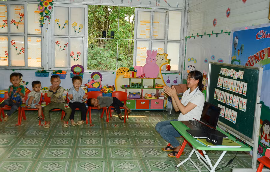 Lớp học khang trang của cô và trò Trường Mầm non Tênh Phông, huyện Tuần Giáo.