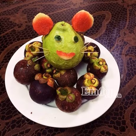 Me kheo tay tia hoa qua ngo nghinh cho con vui Trung thu - Anh 4