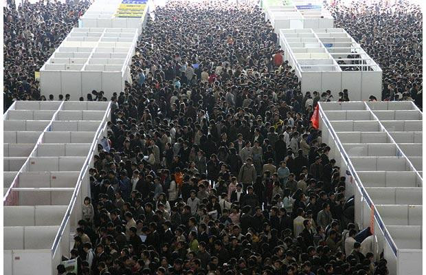 Quang cảnh một hội chợ việc làm ở Trung Quốc