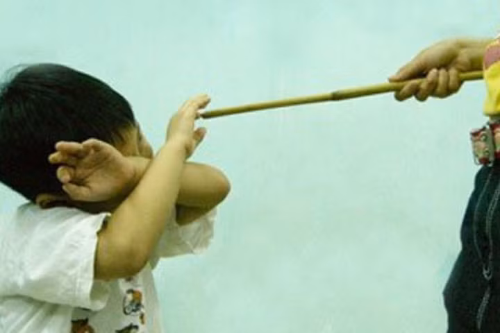 Trẻ nhịn đại tiện: Không chỉ có nhiễm độc mà còn nhiều hậu quả khủng khiếp hơn thế