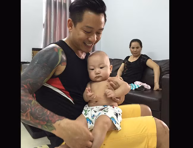 Ảnh đời thường cực đẹp trai của con trai Tuấn Hưng ảnh 5