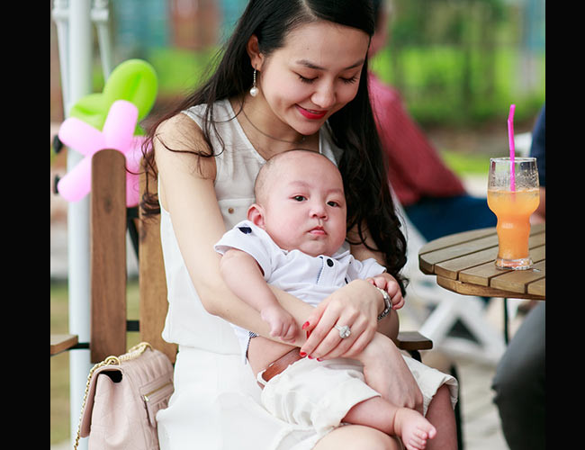 Ảnh đời thường cực đẹp trai của con trai Tuấn Hưng