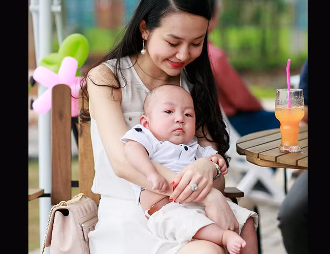 Ảnh đời thường cực đẹp trai của con trai Tuấn Hưng