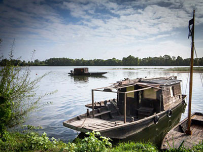 Trường chống lũ tại Bangladesh. Trường chống lũ tại Bangladesh.