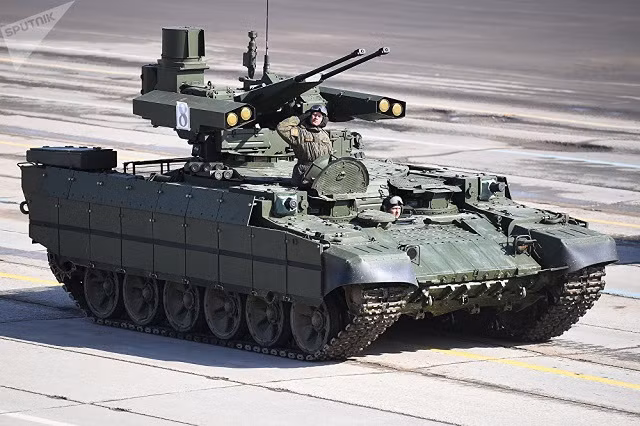 Xe tăng Nga trong lễ tổng duyệt