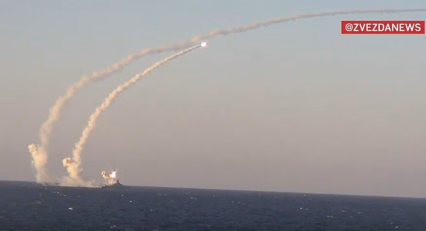 Tên lửa hành trình được phóng từ chiến hạm Nga.