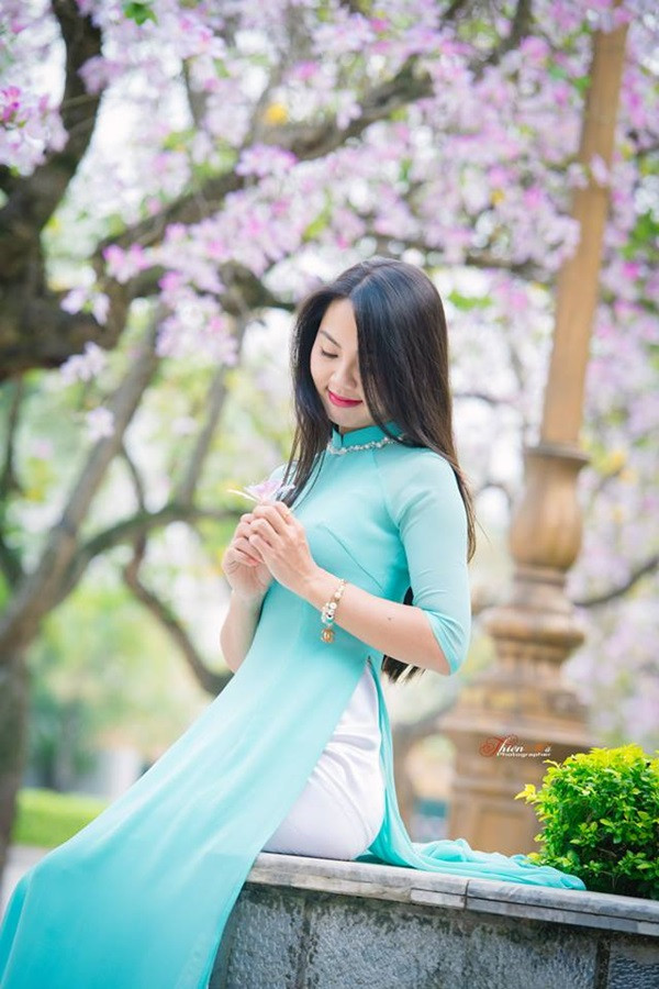 Hình ảnh: Ngắm thiếu nữ đẹp dịu dàng dạo đường hoa ban Bắc Sơn số 6