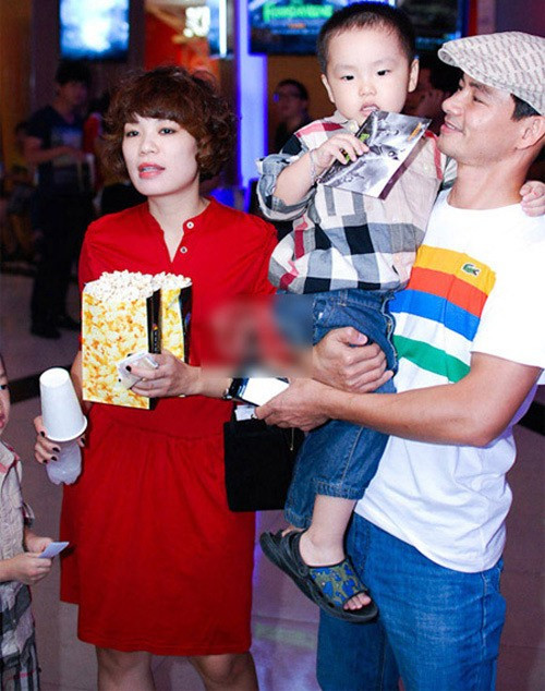 Vợ Xuân Bắc khoe ảnh cả gia đình du xuân