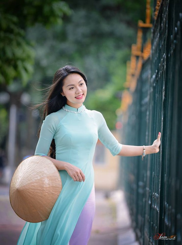 Hình ảnh: Ngắm thiếu nữ đẹp dịu dàng dạo đường hoa ban Bắc Sơn số 9