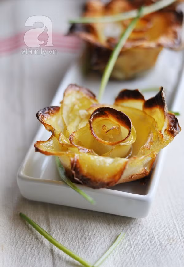 Làm hoa hồng từ khoai tây vừa ngon vừa đẹp 19