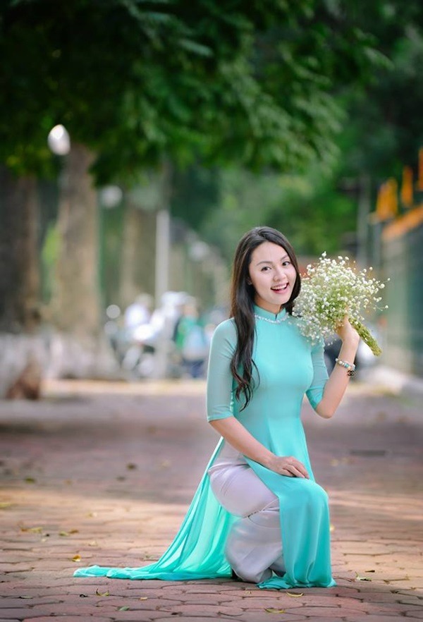 Hình ảnh: Ngắm thiếu nữ đẹp dịu dàng dạo đường hoa ban Bắc Sơn số 5