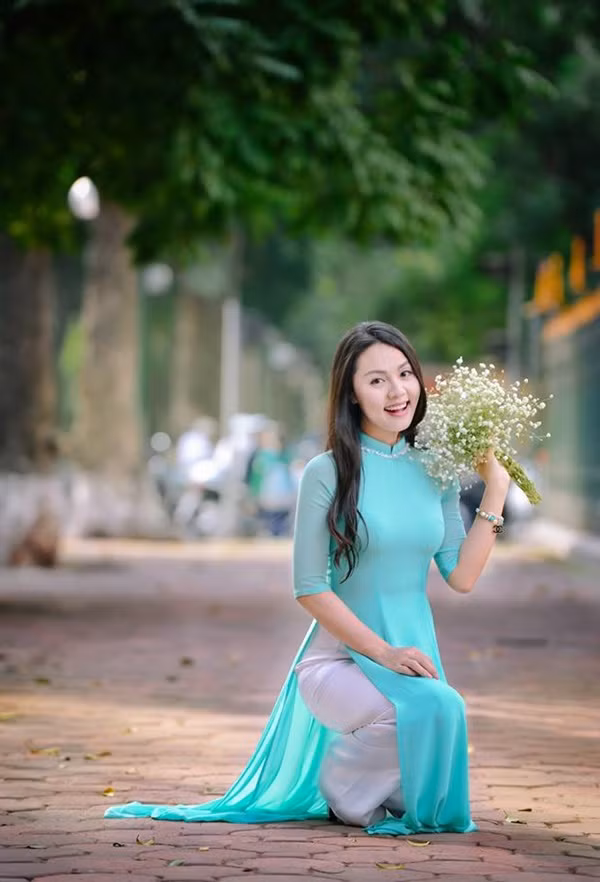 Hình ảnh: Ngắm thiếu nữ đẹp dịu dàng dạo đường hoa ban Bắc Sơn số 5