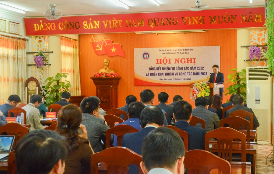 Toàn cảnh hội nghị. 