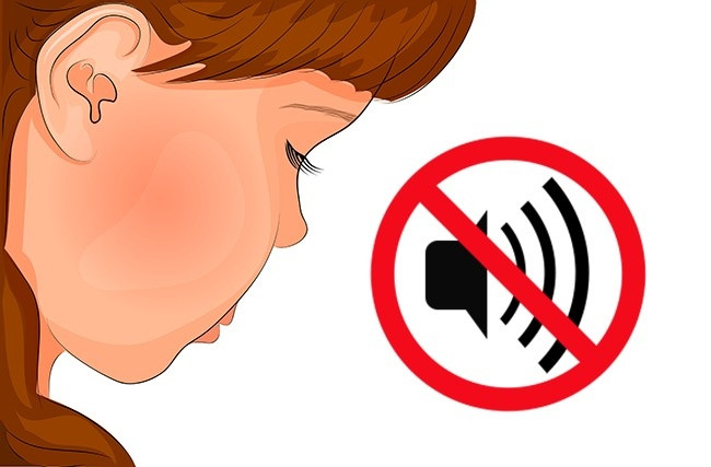 Giảm thính lực. Nếu một em bé không phản ứng theo yêu cầu hoặc khi bạn gọi tên, bé có thể gặp vấn đề về thính lực. Giảm thính lực. Nếu một em bé không phản ứng theo yêu cầu hoặc khi bạn gọi tên, bé có thể gặp vấn đề về thính lực.
