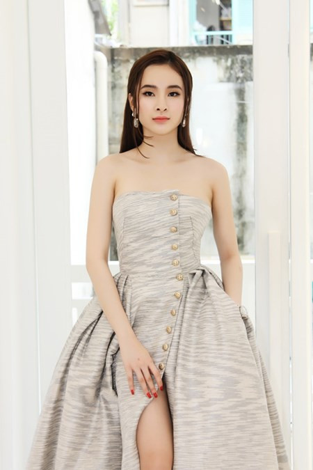 Cận cảnh “tút tát” công phu của Angela Phương Trinh Can canh “tut tat” cong phu cua Angela Phuong Trinh