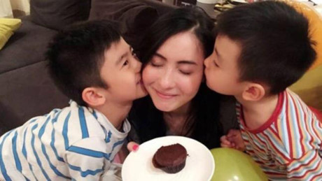 Những bà mẹ chồng khó tính của sao Hoa ngữ - Ảnh 8 Nhung ba me chong kho tinh cua sao Hoa ngu - Anh 8