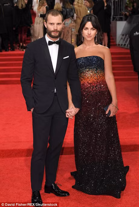 Dan sao Hollywood long lay tren tham do cua le trao giai BAFTA - Anh 13