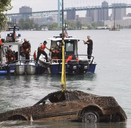 Nhung bi mat nam duoi 